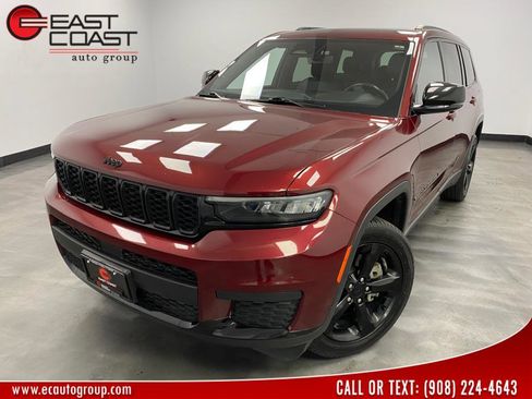 Used 2021 Jeep Grand Cherokee L Laredo image 1