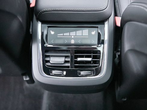 Certified 2023 Volvo XC60 B6 Ultimate w/ Protection Package Premier image 23