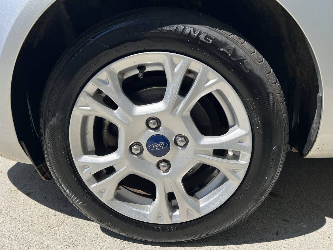 Used 2015 Ford Fiesta SE FWD image 29