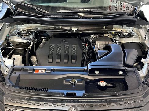 New 2026 Mitsubishi Eclipse Cross LE image 11