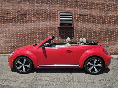 Used 2013 Volkswagen Beetle 2.0T FWD image 18