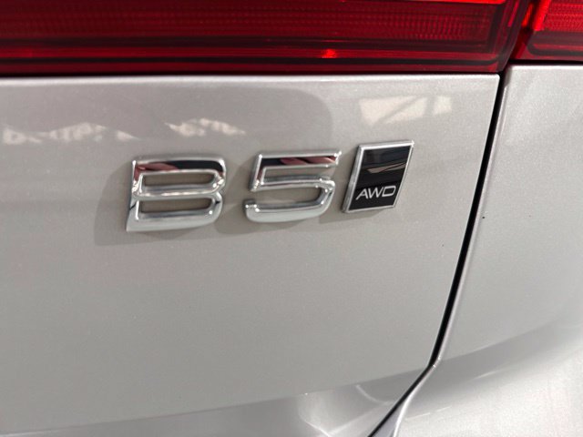 Used 2024 Volvo XC60 B5 Plus AWD/4WD image 9