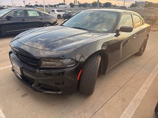 Used 2017 Dodge Charger SXT w/ Navigation & Travel Group image 1
