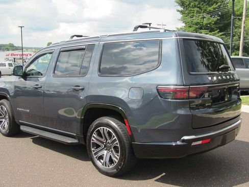 Certified 2025 Jeep Wagoneer 4WD w/ Premium Group I image 4