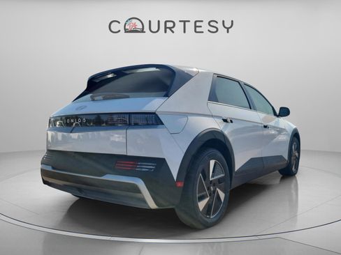 New 2026 Hyundai Ioniq 5 SEL image 4