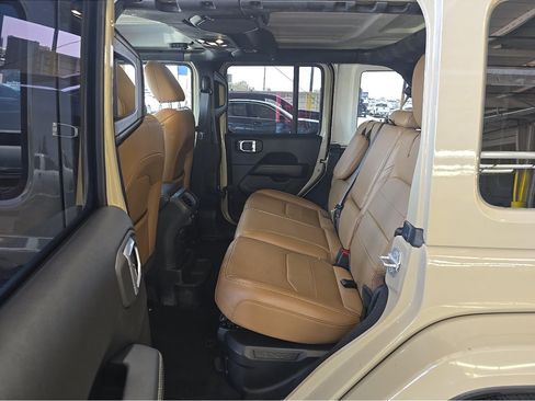 Used 2022 Jeep Wrangler Unlimited Sahara w/ Cold Weather Group AWD/4WD image 5