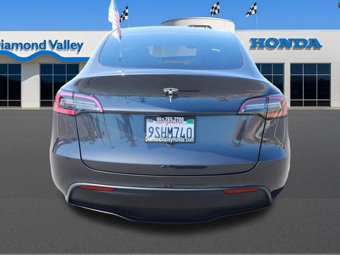 Used 2025 Tesla Model Y Long Range RWD image 5