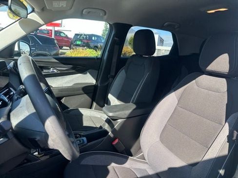 Used 2025 Chevrolet TrailBlazer LT AWD/4WD image 14