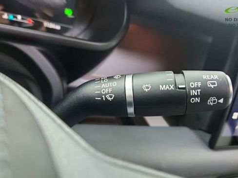 Used 2025 Land Rover Defender 110 X image 42