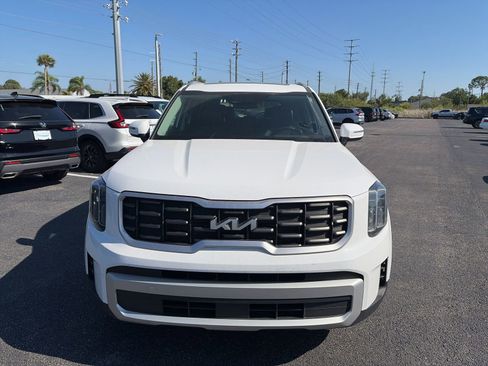 Used 2025 Kia Telluride S image 2