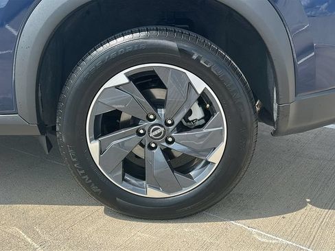 Used 2025 Nissan Rogue SV FWD image 17