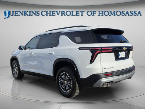 New 2027 Chevrolet Traverse LT w/ Driver Confidence Package FWD image 7