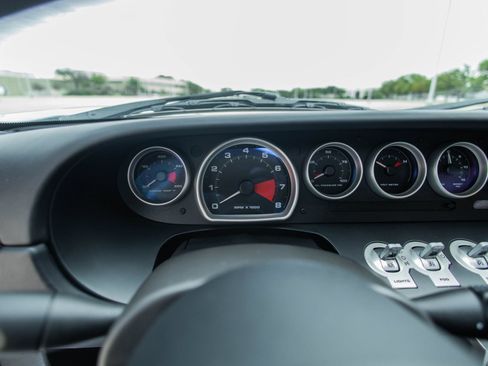 Used 2006 Ford GT RWD image 51