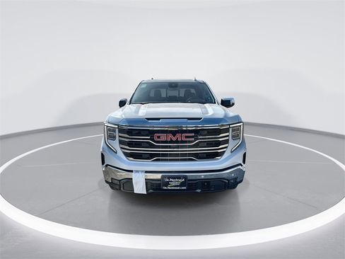 New 2026 GMC Sierra 1500 SLT image 3