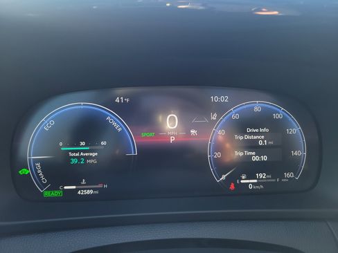 Used 2023 Toyota Crown Limited image 20