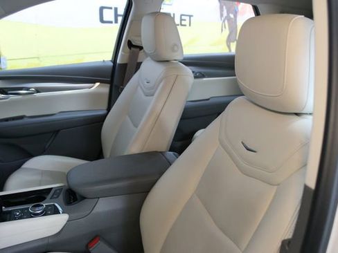 Used 2021 Cadillac XT5 Premium Luxury AWD/4WD image 19