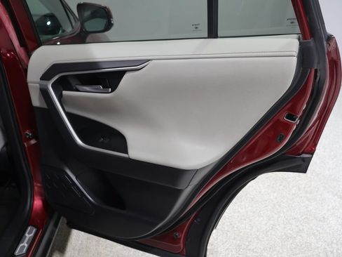 Used 2021 Toyota RAV4 Limited AWD/4WD image 21
