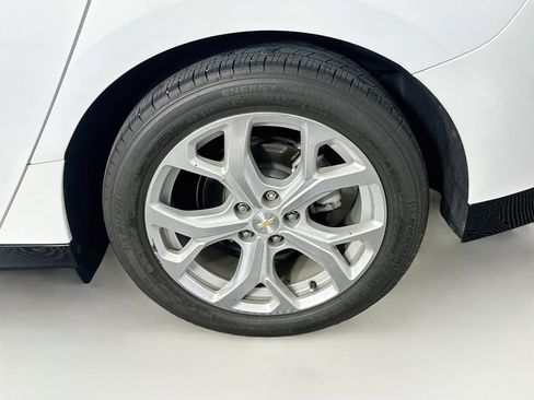 Used 2019 Chevrolet Volt Premier w/ Driver Confidence II Package FWD image 11