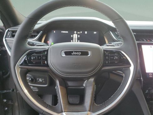 New 2025 Jeep Grand Cherokee Overland w/ Luxury Tech Group IV image 16