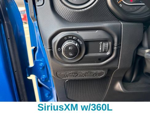 Used 2024 Jeep Gladiator Rubicon w/ Technology Group AWD/4WD image 14