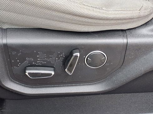 Used 2016 Ford F150 XLT w/ Equipment Group 302A Luxury image 4