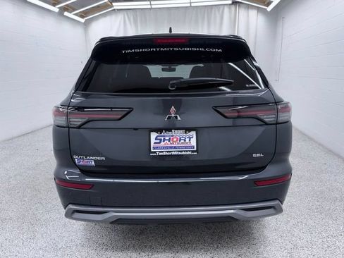 Used 2025 Mitsubishi Outlander SEL AWD/4WD image 3