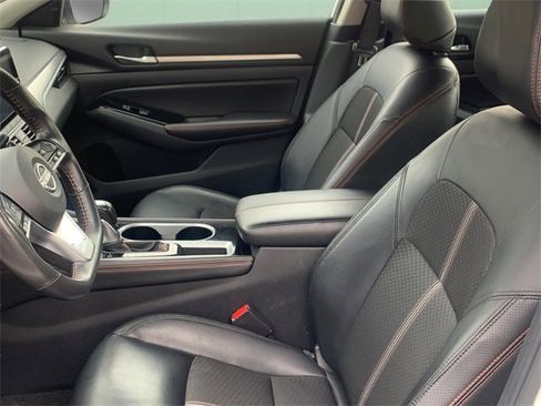 Used 2024 Nissan Altima 2.5 SR image 18
