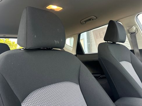 Used 2025 Kia Soul LX w/ LX Technology Package FWD image 18