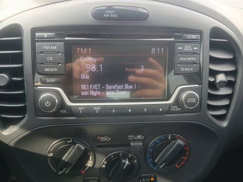 Used 2017 Nissan Juke S FWD image 6
