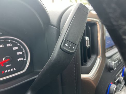 Used 2022 Chevrolet Silverado 2500 High Country w/ Z71 Off-Road Package image 26