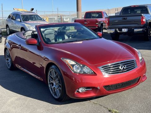 Used 2015 INFINITI Q60 Convertible w/ Premium Package RWD image 7