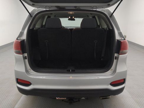 Used 2020 Kia Sorento LX image 29