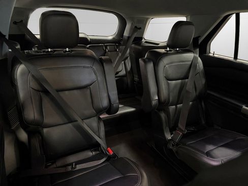 Used 2023 Ford Explorer Limited image 19