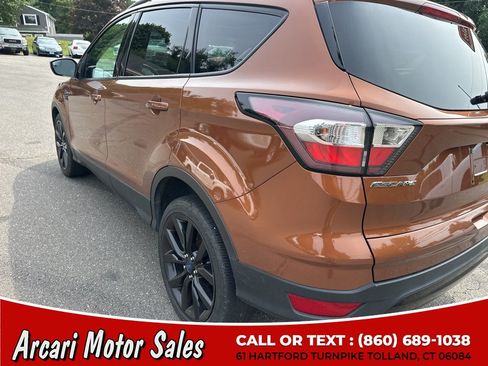 Used 2017 Ford Escape SE w/ SE Sport Appearance Package FWD image 12