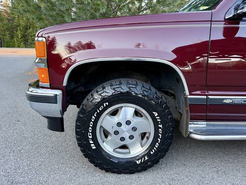 Used 1994 Chevrolet Suburban 4WD image 85