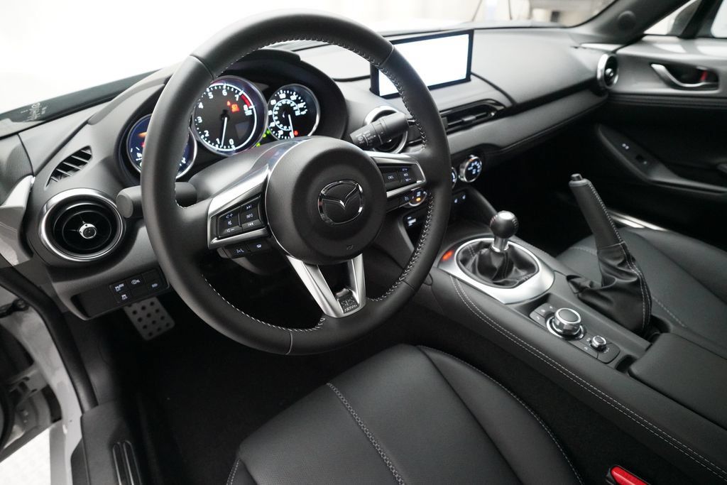 Used 2024 MAZDA MX-5 Miata RF Grand Touring RWD image 5