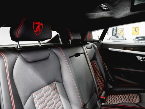 Used 2021 Lamborghini Urus AWD/4WD image 23
