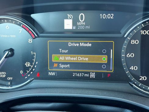 Used 2024 Cadillac XT6 Premium Luxury w/ LPO, Floor Liner Package image 32