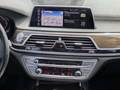 Used 2020 BMW 750i xDrive w/ Cold Weather Package AWD/4WD image 16