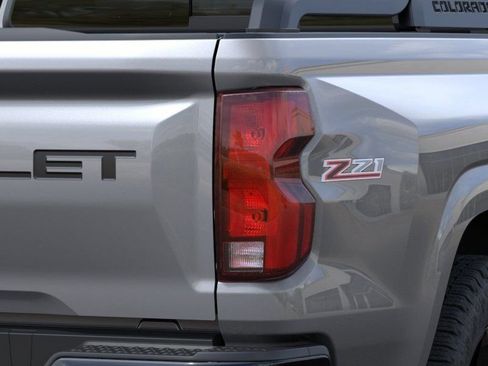 New 2026 Chevrolet Colorado Z71 w/ Midnight Edition AWD/4WD image 11