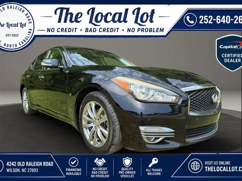 Used 2015 INFINITI Q70 3.7 RWD image 1