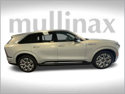 New 2025 Cadillac Escalade IQ Luxury 1 w/ LPO, Radiant Package image 15