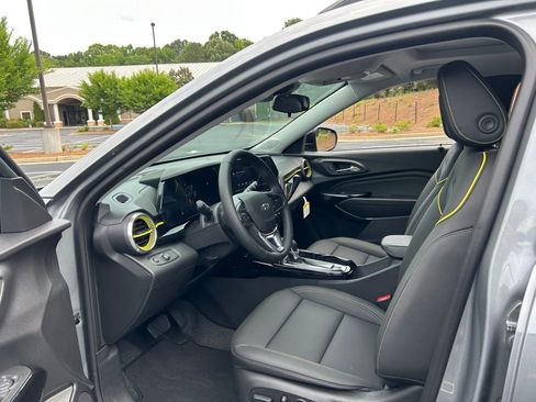 New 2026 Chevrolet Trax ACTIV w/ Sunroof Package FWD image 38