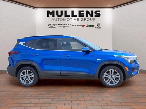 Used 2021 Kia Seltos S AWD/4WD image 4