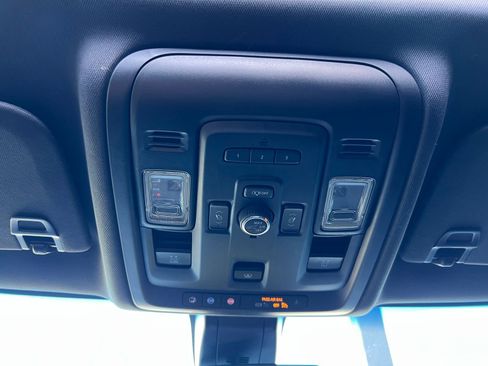 Used 2022 Chevrolet Tahoe Z71 w/ Luxury Package image 45