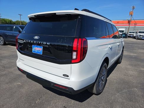 New 2027 Ford Expedition Platinum w/ Driver's Package RWD image 11