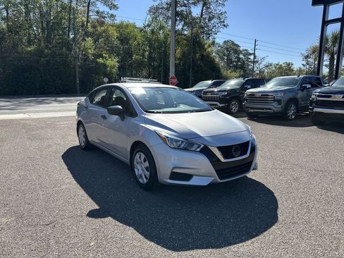 Used 2021 Nissan Versa S image 10