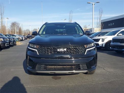Certified 2023 Kia Sorento S w/ Panoramic Sunroof Package image 2