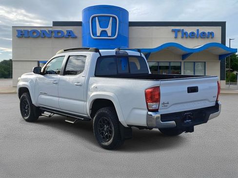 Used 2017 Toyota Tacoma SR5 image 3