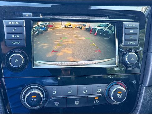 Used 2020 Nissan Rogue S image 14